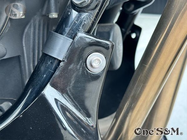 画像5: 送料無料 アンダーカウル ステー 4本 ステンレス製ボルト ワッシャー 保護チューブ付き 汎用 (5)