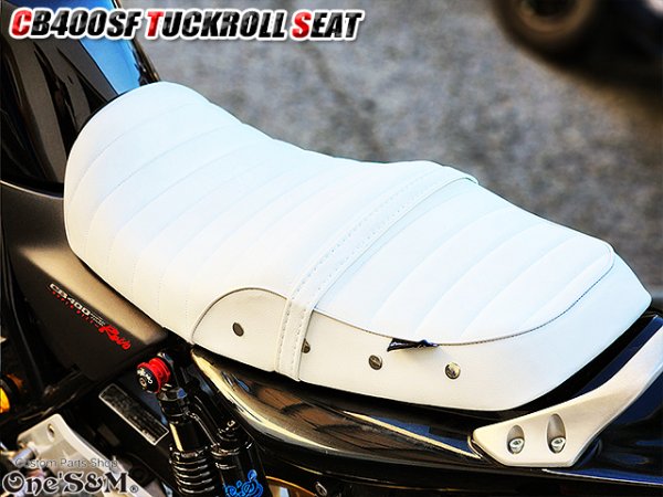 画像28: NEW リニューアル CB Styleタックロールシート CB400SF NC39 NC42 最終型まで対応 鋲打ち スタッズ付き  シートベルト 防水 金具付き レザーシート 前後アンコ抜きver (28)