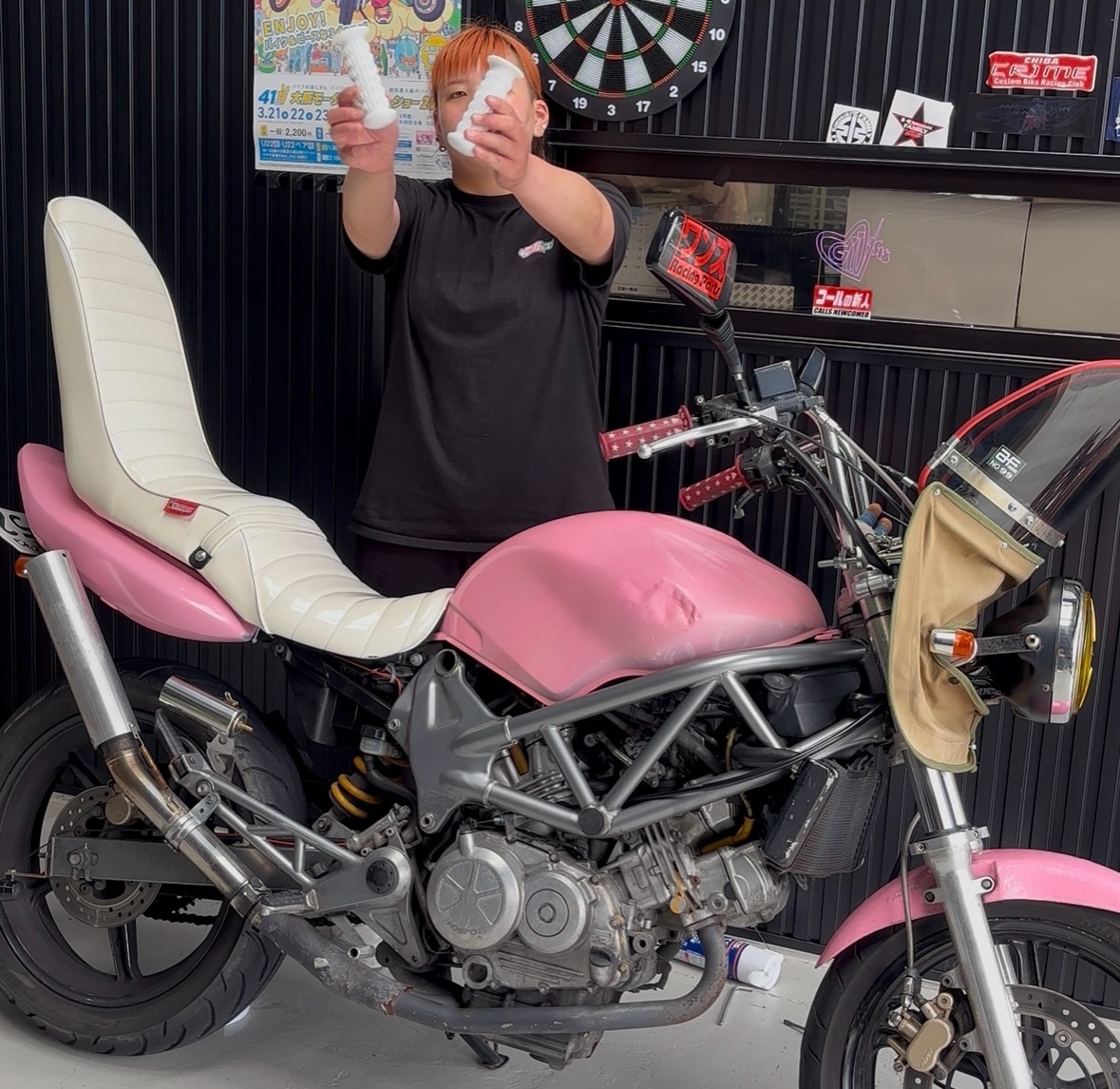 車体のカラーに合わせてグリップも交換しました🧚🏻♀️